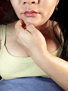 Snapshot of Reina_Fcup01 chatting on 02.21.26 Reina Fcup01 online show from 02.21.26