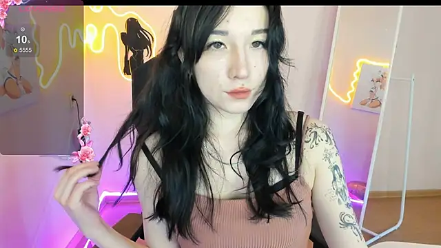 AliceeinWonderlanddd online show from 03.19.26