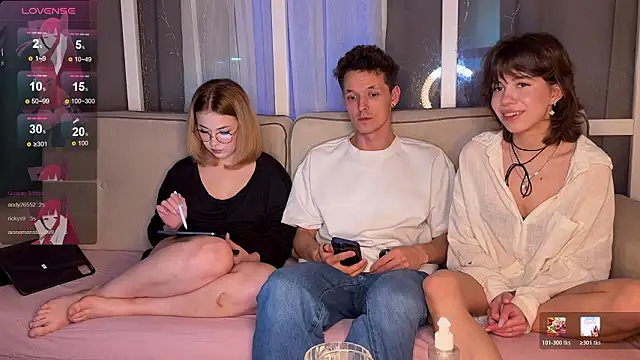 Snapshot of Three_Some_Dream chatting on 02.03.26 Three Some Dream online show from 02.03.26