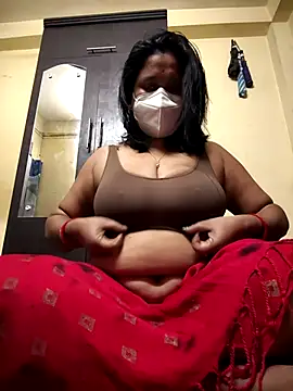 Snapshot of Curvy_Trisha chatting on 02.15.26 Curvy Trisha online show from 02.15.26