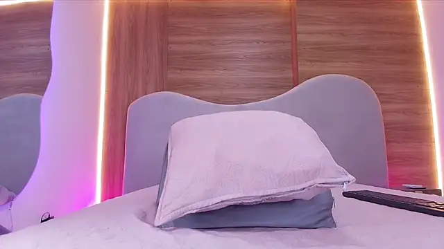 Snapshot of shaina_adams chatting on 02.24.26 shaina adams online show from 02.24.26