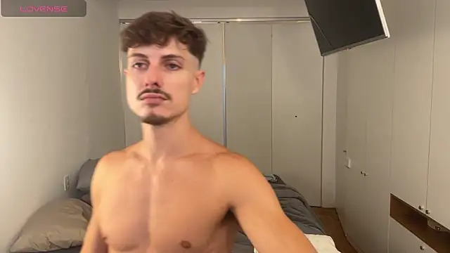 Snapshot of vitoraugustoxxx chatting on 02.26.26 vitoraugustoxxx online show from 02.26.26