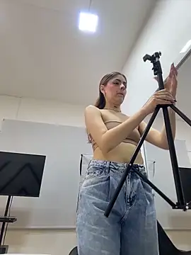 Snapshot of AriaWillssX chatting on 02.14.26 AriaWillssX online show from 02.14.26