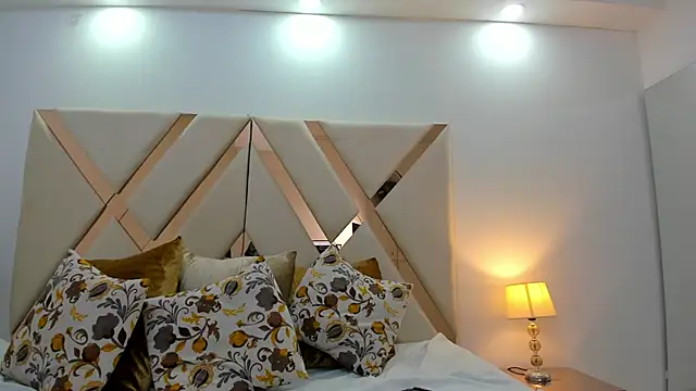 Snapshot of crystalstonee chatting on 06.12.26 crystalstonee online show from 06.12.26