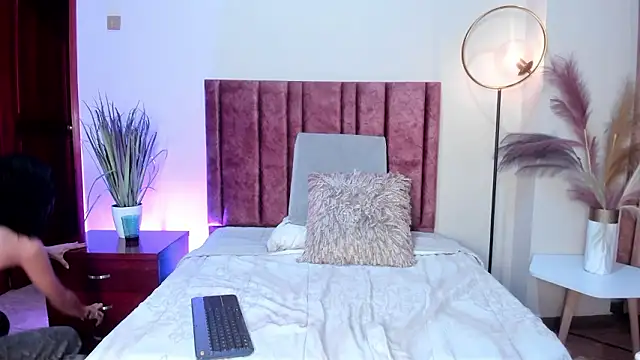 Snapshot of AylaStone chatting on 02.19.26 AylaStone online show from 02.19.26