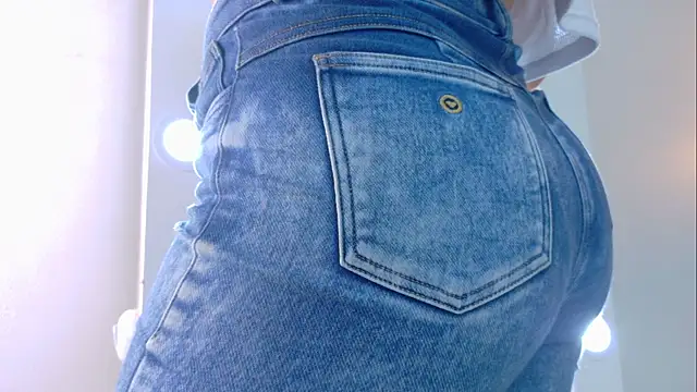 AnnieRouse   online show from 04.15.26