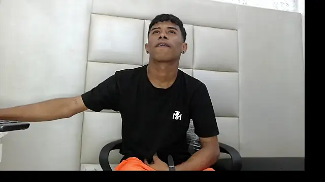 Snapshot of TonnyMarck chatting on 02.15.26 TonnyMarck online show from 02.15.26