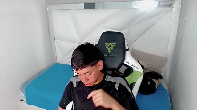 Snapshot of Liarr_ chatting on 02.09.26 Liarr online show from 02.09.26