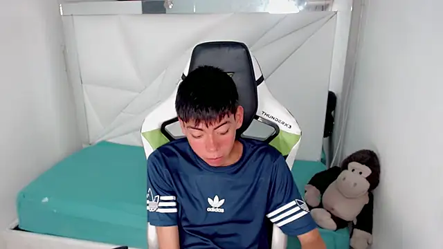 Snapshot of Liarr_ chatting on 02.26.26 Liarr online show from 02.26.26