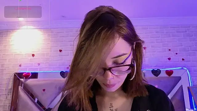 HarperrWest online show from 04.11.26