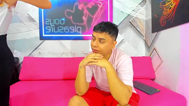 Snapshot of Candy_bhraun chatting on 02.01.26 Candy bhraun online show from 02.01.26