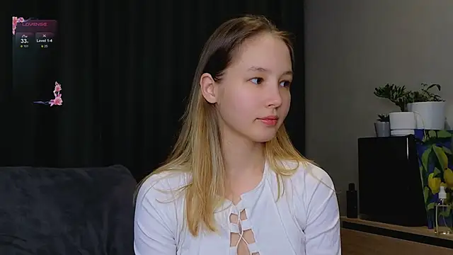 Snapshot of y0ur_sunshinee chatting on 02.26.26 y0ur sunshinee online show from 02.26.26