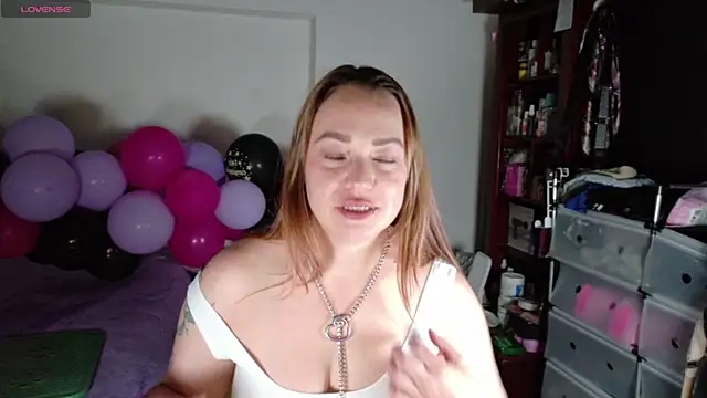 Snapshot of Tammy_Parker chatting on 06.13.26 Tammy Parker online show from 06.13.26