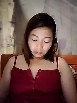 Snapshot of Ella-aa chatting on 04.19.26 Ella-aa online show from 04.19.26