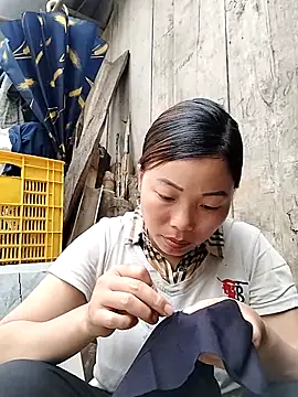 Snapshot of Ella-aa chatting on 05.23.26 Ella-aa online show from 05.23.26