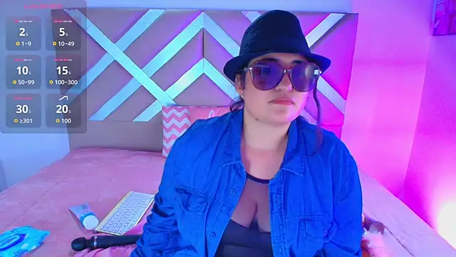 Snapshot of dani_vemom chatting on 05.15.26 dani vemom online show from 05.15.26