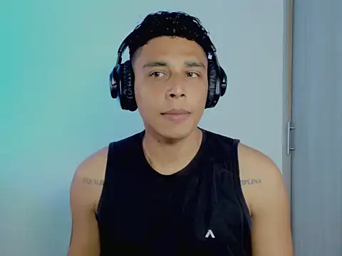 Snapshot of nilo2021 chatting on 05.13.26 nilo2021 online show from 05.13.26
