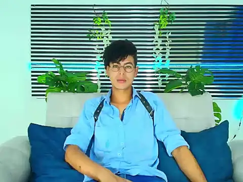 ThiiagoSaeenz online show from 02.02.26