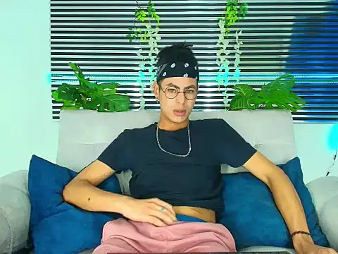 ThiiagoSaeenz online show from 02.03.26