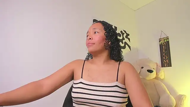 Snapshot of Nia13 chatting on 02.26.26 Nia13 online show from 02.26.26