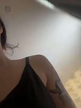 MiaTee online show from 03.11.26