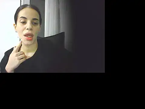 Snapshot of LuxxuryAnne chatting on 02.25.26 LuxxuryAnne online show from 02.25.26