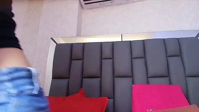 Snapshot of melany_roberts_ chatting on 04.22.26 melany roberts online show from 04.22.26