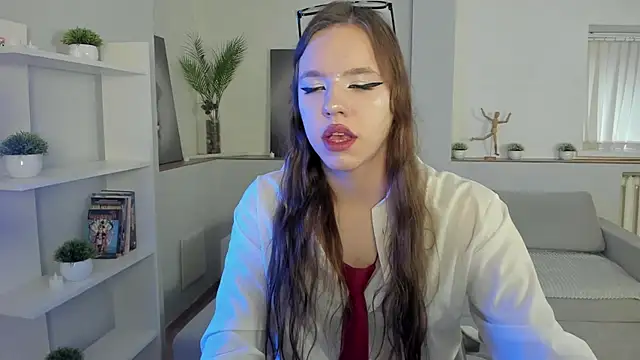 Snapshot of Madison_dolly chatting on 04.12.26 Madison dolly online show from 04.12.26