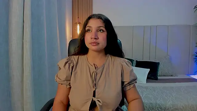 Snapshot of Victoria_Rosee chatting on 06.12.26 Victoria Rosee online show from 06.12.26