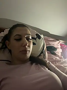 Snapshot of Aura899 chatting on 02.28.26 Aura899 online show from 02.28.26