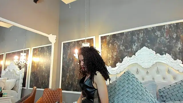 Snapshot of JuliethMilf chatting on 04.19.26 JuliethMilf online show from 04.19.26