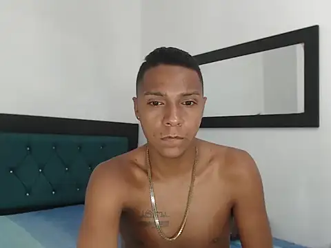 Snapshot of hotboyluxe chatting on 04.22.26 hotboyluxe online show from 04.22.26