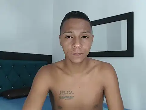 Snapshot of hotboyluxe chatting on 04.24.26 hotboyluxe online show from 04.24.26