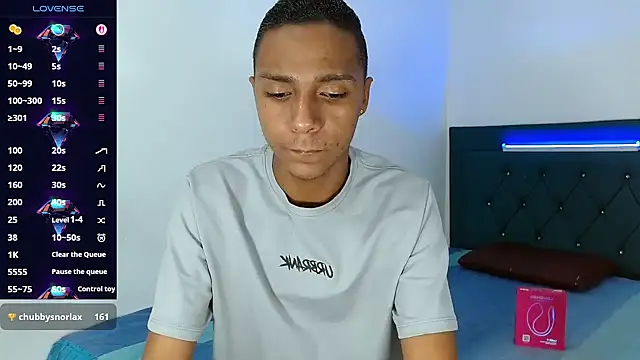 Snapshot of hotboyluxe chatting on 06.05.26 hotboyluxe online show from 06.05.26