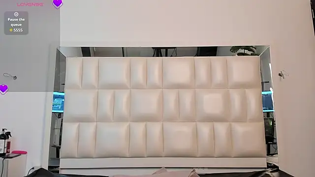 Snapshot of liorah_wolf chatting on 05.21.26 liorah wolf online show from 05.21.26