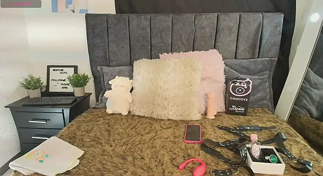 Snapshot of Petite_pepper chatting on 02.26.26 Petite pepper online show from 02.26.26