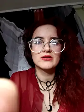 Snapshot of Persefoha chatting on 02.16.26 Persefoha online show from 02.16.26