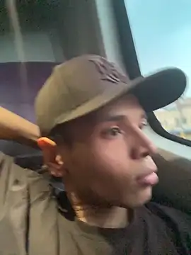 Snapshot of Alejandroo_Montenegro chatting on 02.28.26 Alejandroo Montenegro online show from 02.28.26