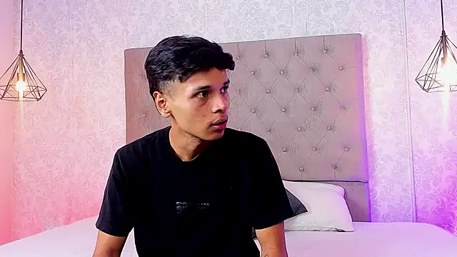 Snapshot of Alejandroo_Montenegro chatting on 05.24.26 Alejandroo Montenegro online show from 05.24.26