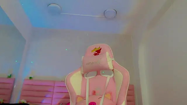 Snapshot of estefany_squirt1 chatting on 02.07.26 estefany squirt1 online show from 02.07.26