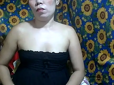 Snapshot of Sexy_HotPussy4u chatting on 05.08.26 Sexy HotPussy4u online show from 05.08.26