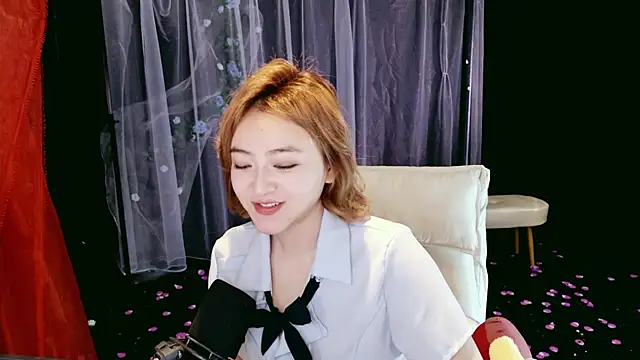 Lady-Mia777 online show from 04.07.26