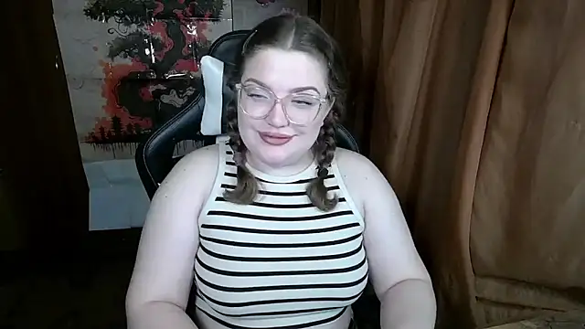 Snapshot of Teasing_Dora chatting on 04.21.26 Teasing Dora online show from 04.21.26