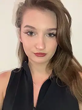 Snapshot of Green_eyes_lady chatting on 06.18.26 Green eyes lady online show from 06.18.26