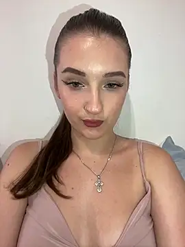 Snapshot of Green_eyes_lady chatting on 07.17.26 Green eyes lady online show from 07.17.26