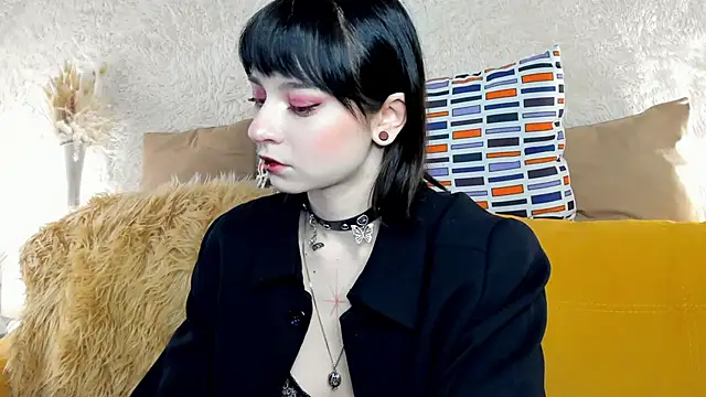 Snapshot of Scarle_Whisper chatting on 02.08.26 Scarle Whisper online show from 02.08.26