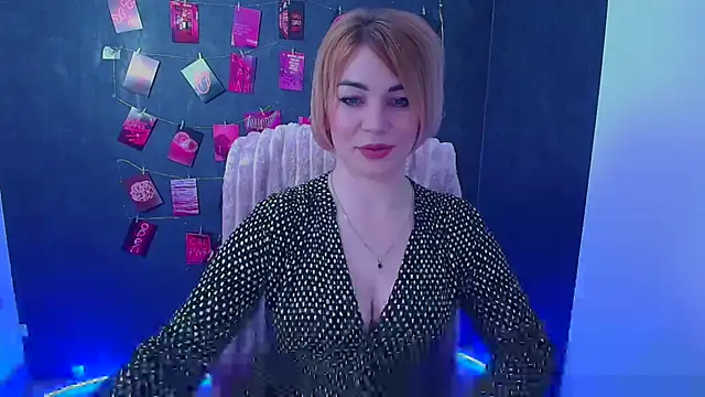 Snapshot of CuttieEmma chatting on 04.22.26 CuttieEmma online show from 04.22.26