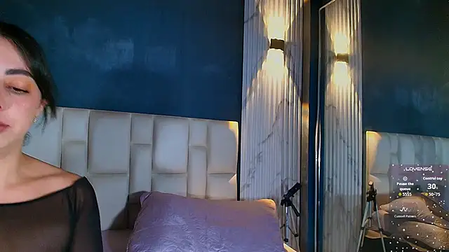 Snapshot of CORAL_FOX chatting on 02.17.26 CORAL FOX online show from 02.17.26