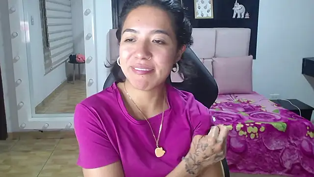 Snapshot of Lynn_turner chatting on 02.07.26 Lynn turner online show from 02.07.26