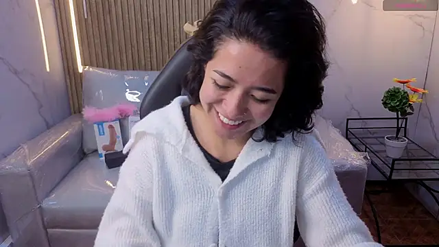 Snapshot of Lynn_turner chatting on 02.13.26 Lynn turner online show from 02.13.26